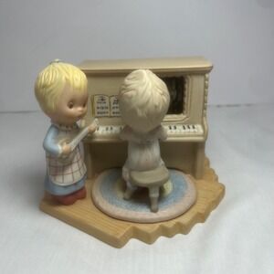 Vtg 1987 Schmid Carols Hallmark Figurine Music Box Children‎ at Piano & Guitar